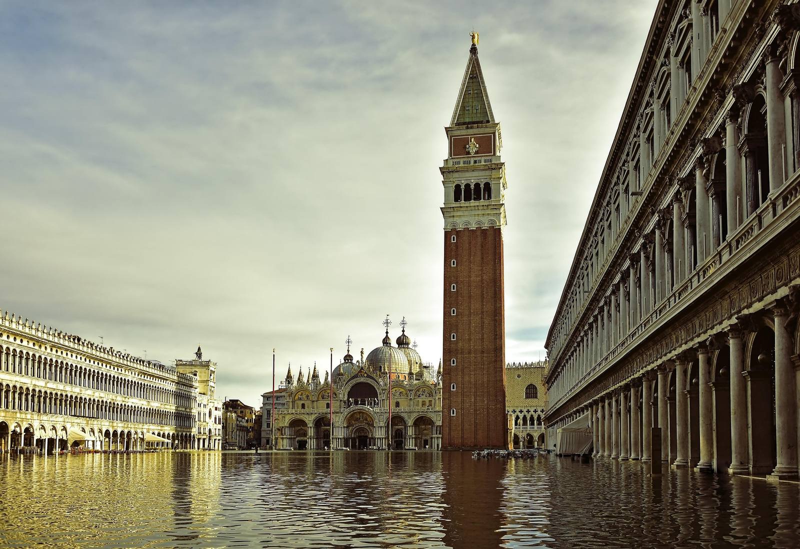Acqua alta in Venice